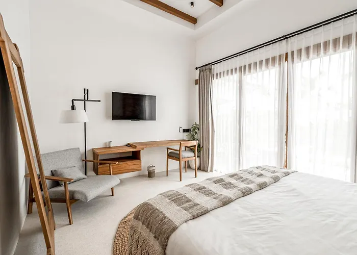 Casa Mira - Escape With Private Pool & Outdoor Lounge *