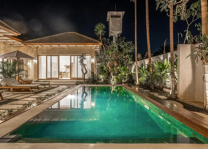 Casa Mira - Escape With Private Pool & Outdoor Lounge Villa