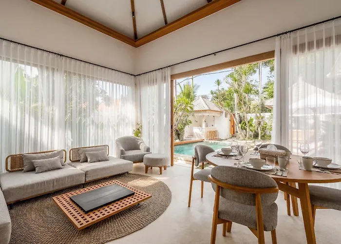 Casa Mira - Escape With Private Pool & Outdoor Lounge Villa *